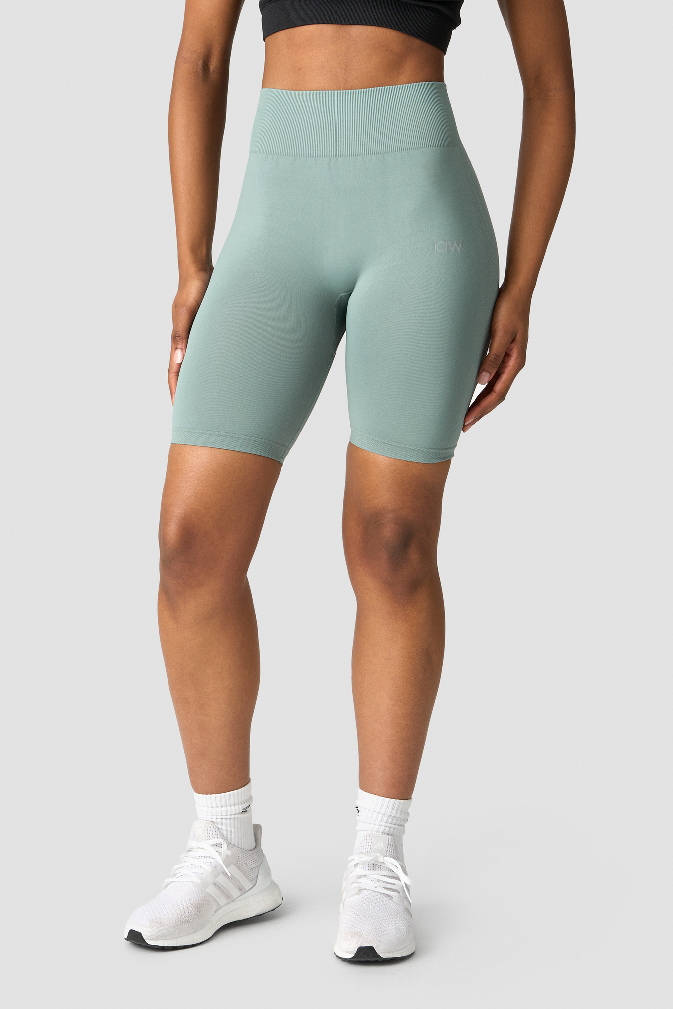 Define Seamless Biker Shorts Wmn Fog Grey - image 3