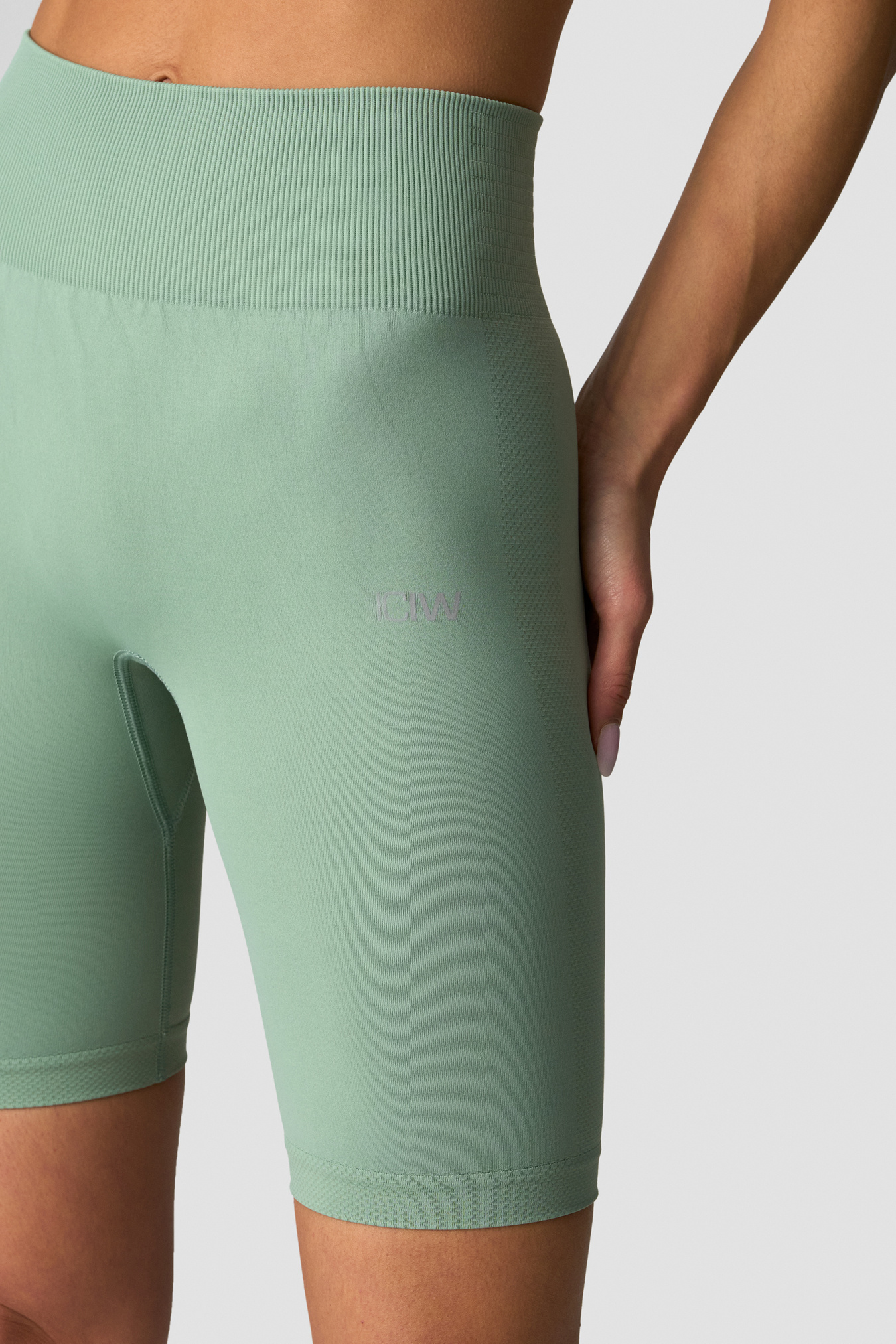Define Seamless Biker Shorts Wmn Light Moss - image 4
