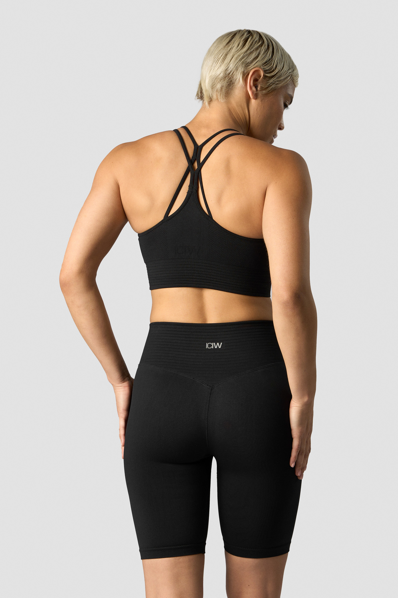 Define Seamless Sports Bra Black - image 2