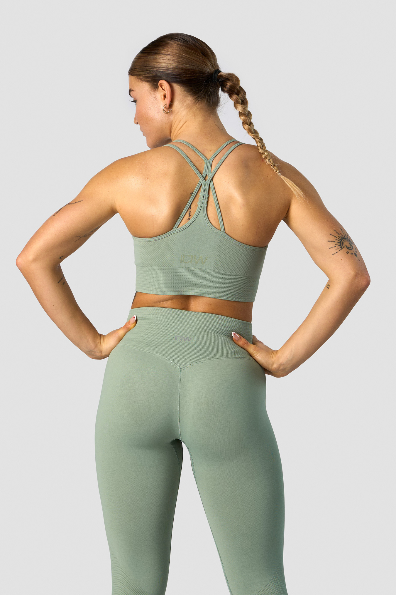 Define Seamless Sports Bra Light Sage Green - image 2