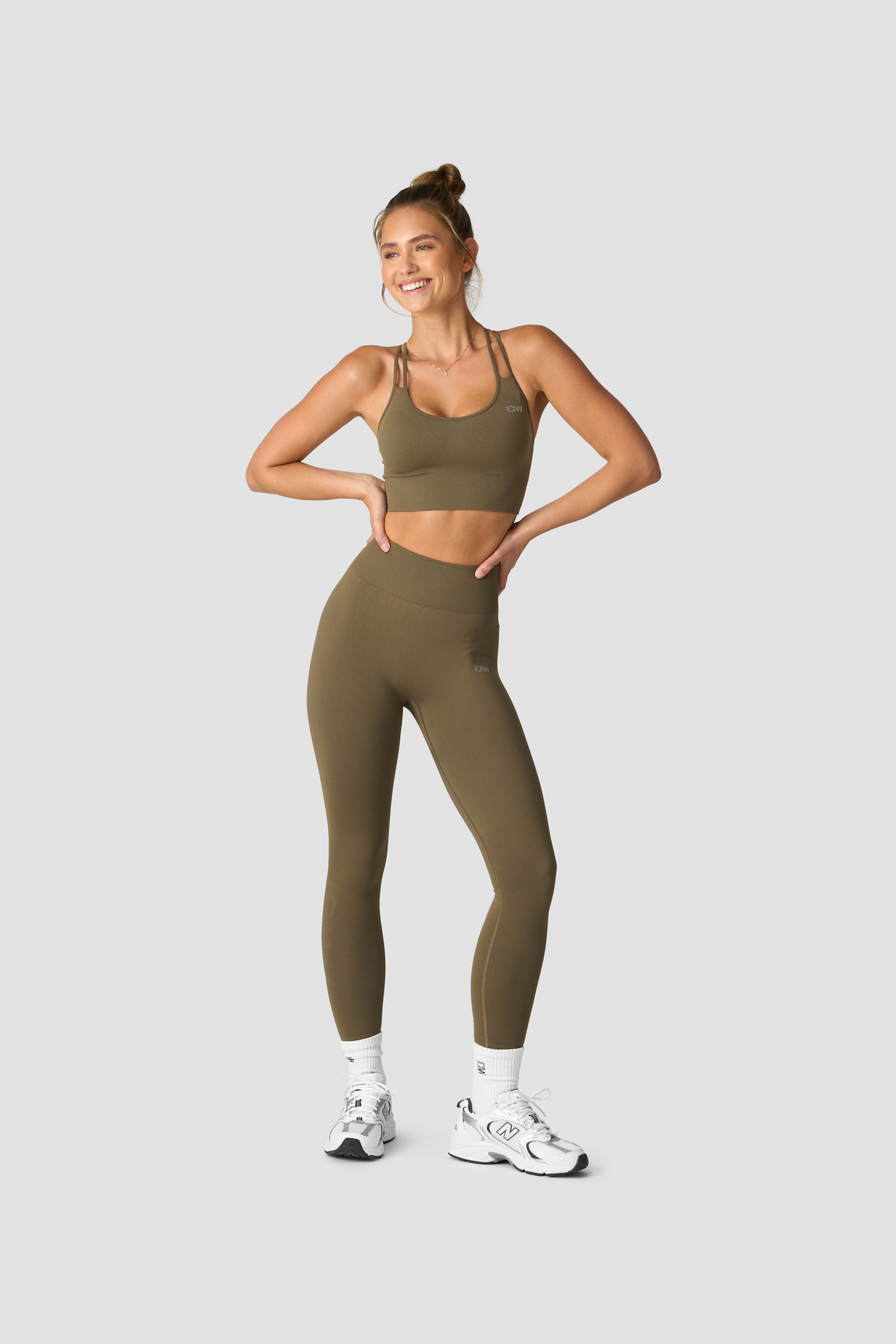 Define Seamless Sports Bra Dark Sand - image 4