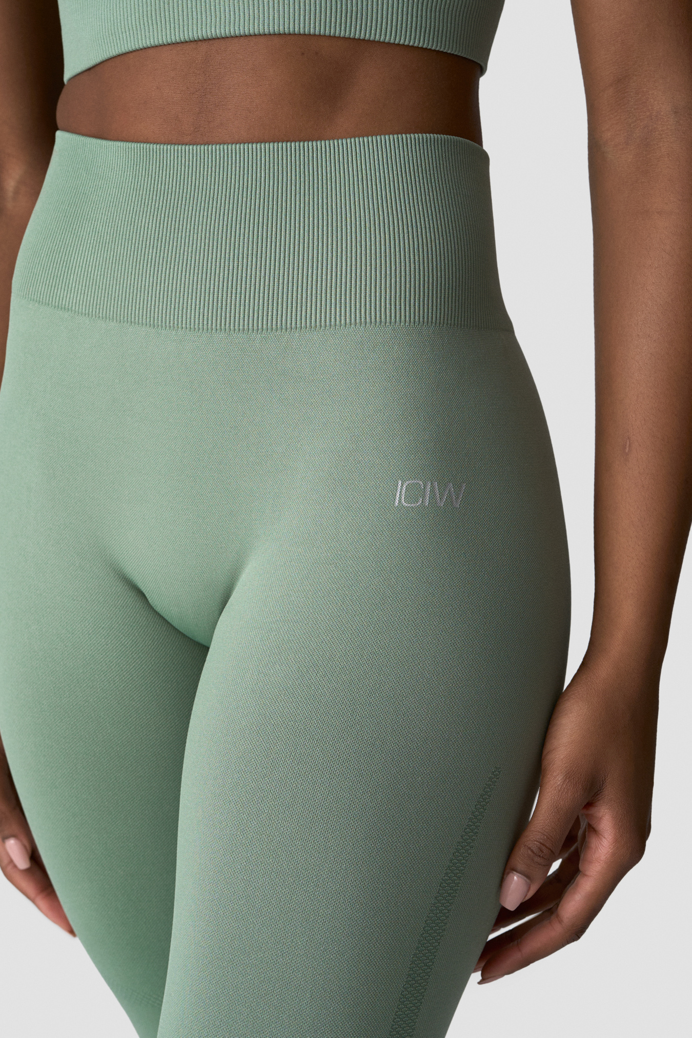 Divine Seamless Tights Wmn Light Moss - image 4